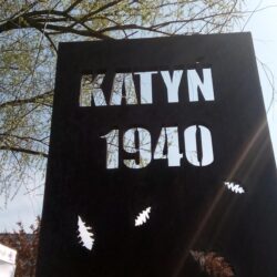 78 rocznica zbrodni katyńskiej w Alei Dębów Katyńskich